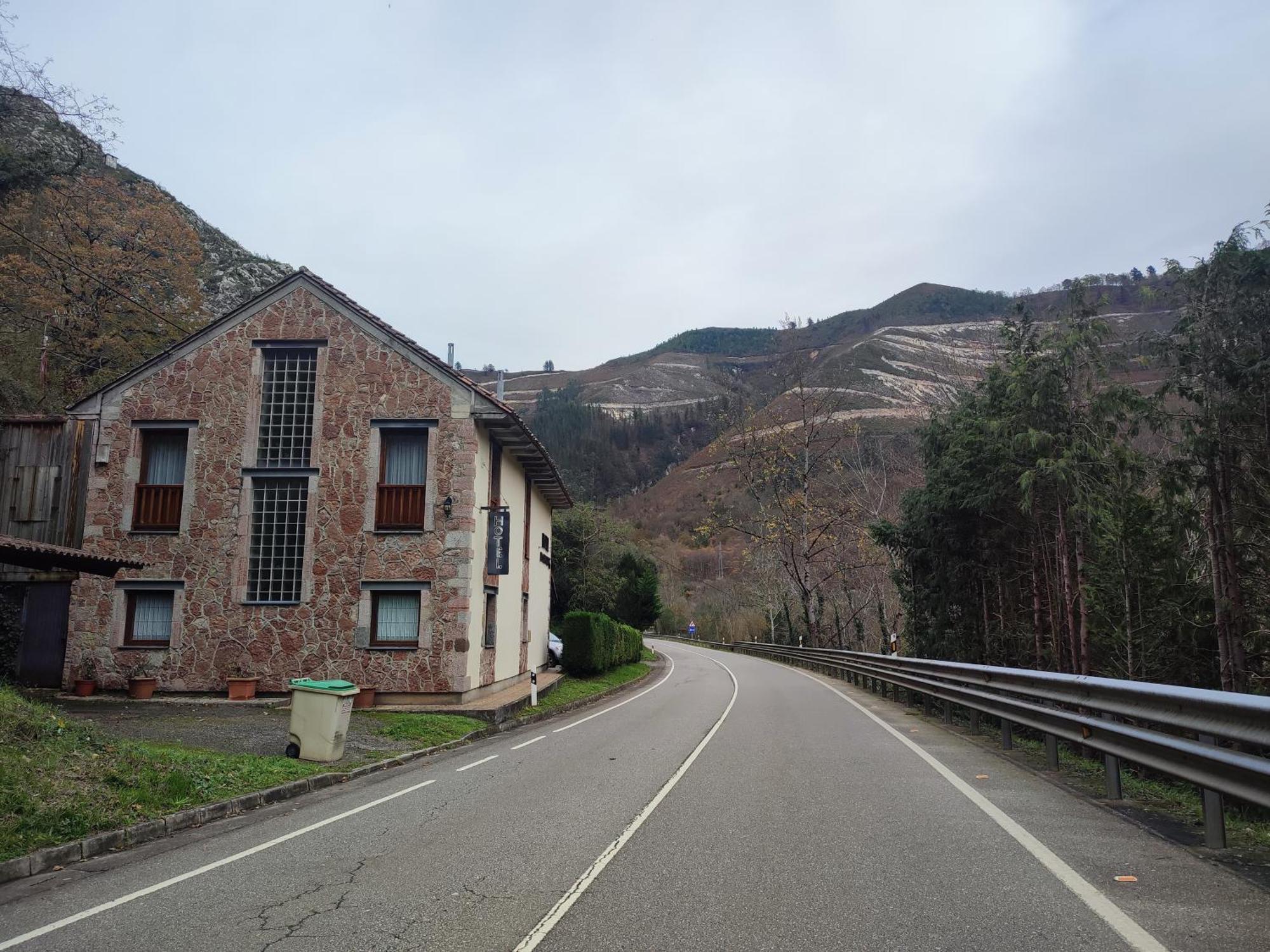 La Salmonera Cangas De Onis Cano Exterior photo